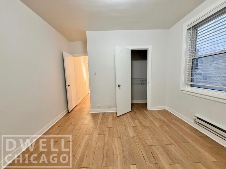 Building Photo - 501 W Belmont Ave