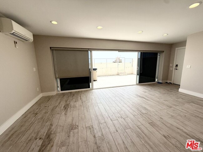 Building Photo - 6955 Trolleyway S