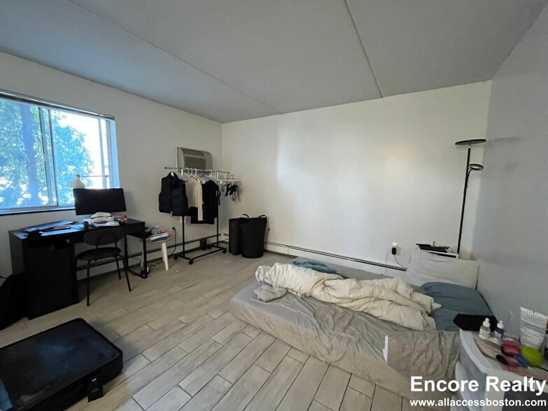 Building Photo - 80 Gardner St