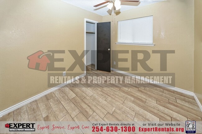 Building Photo - Charming Corner Lot Retreat: 3-Bedroom Hav...