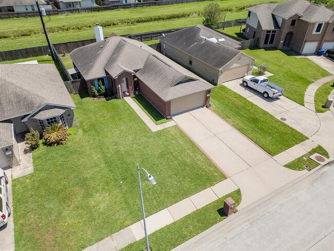 Building Photo - 15110 Diamond Way