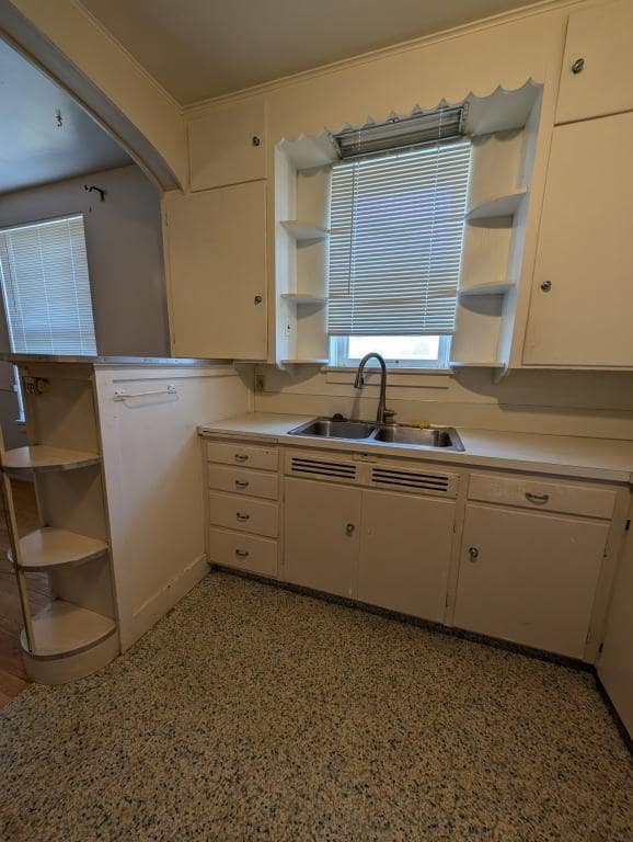 Building Photo - 301 S 3rd Ave