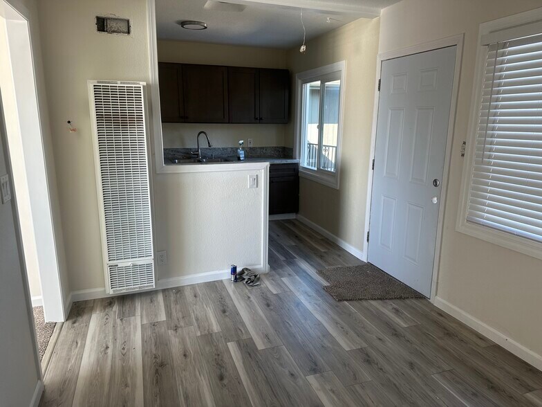 Building Photo - 1840 Colonia Pl