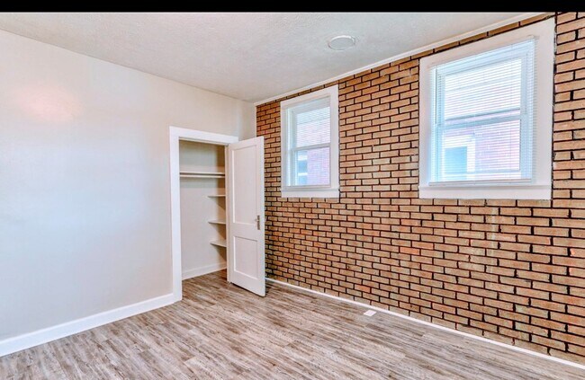 Building Photo - 1263 Washington Ave