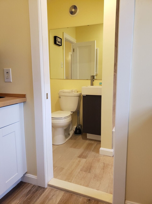 Building Photo - 59 Dartmouth Ave