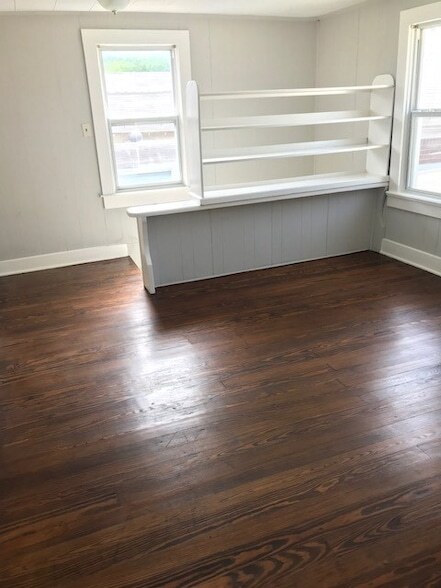 Building Photo - 4625 Bell St