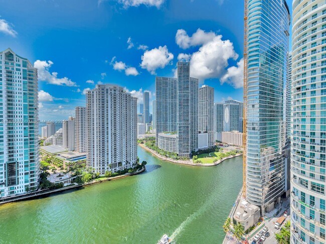 Building Photo - 325 S Biscayne Blvd