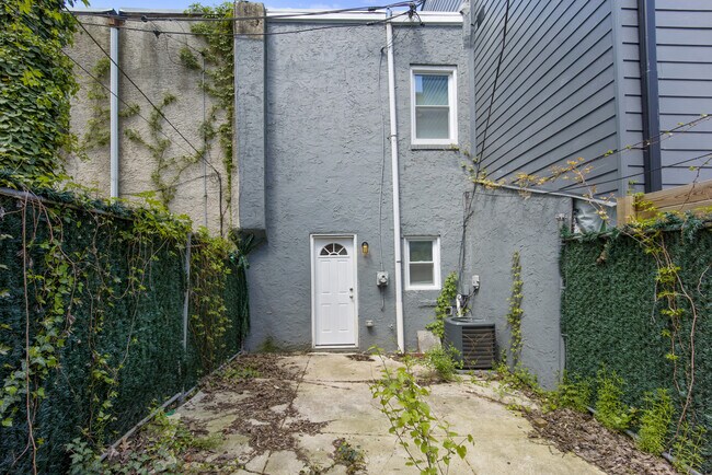 Building Photo - 1451 N Dover St