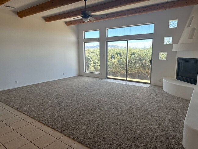 Building Photo - 2828 Monument Dr NW