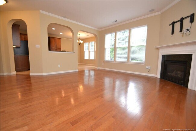 Building Photo - 118 Brookview St