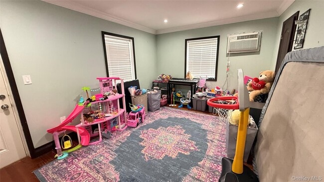 Building Photo - 190-18 Woodhull Ave