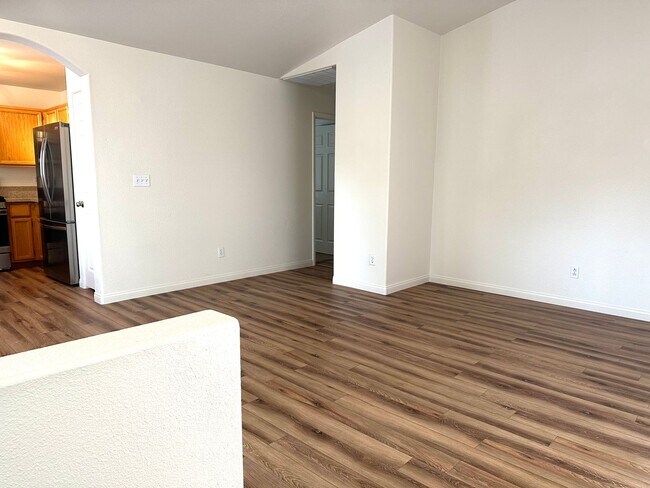 Building Photo - Green Valley 3-Bedroom Single Story Home in Gated Community.