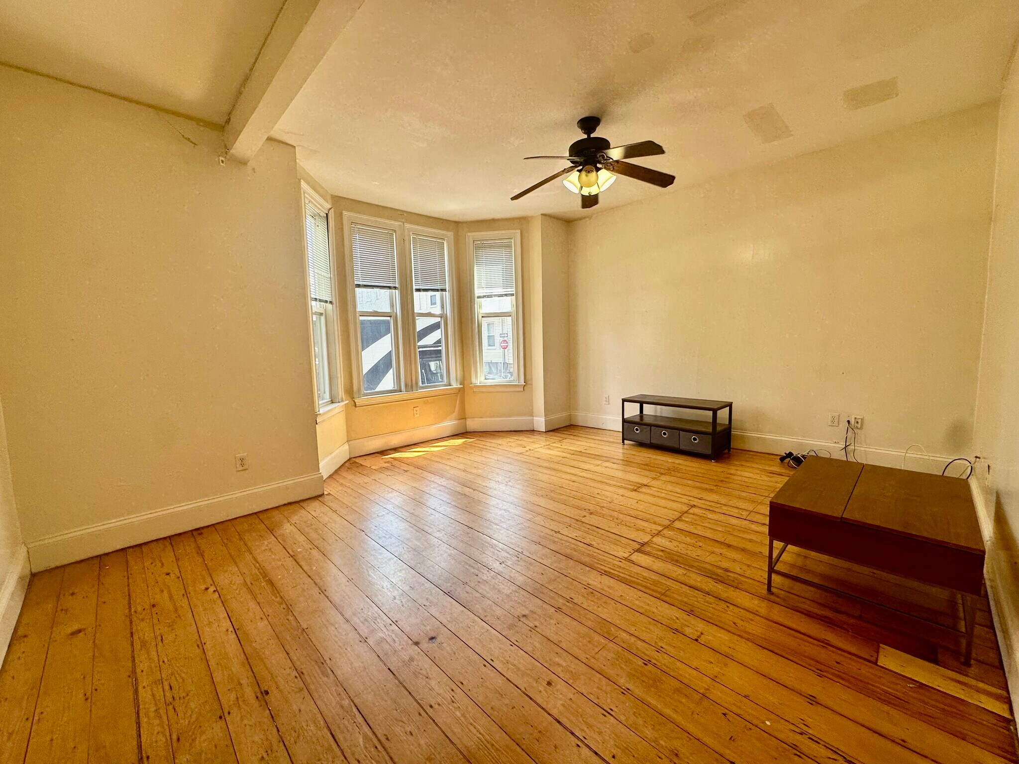 Building Photo - 731 Parker St