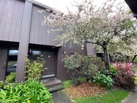 Building Photo - Bright and cozy 2-Bedroom, 2 Bathroom loca...