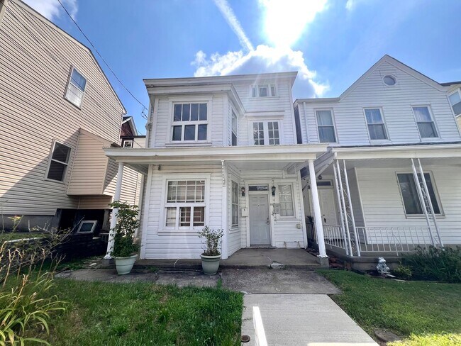 Building Photo - 25 Dilworth St
