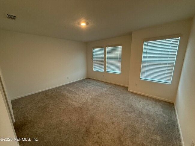 Building Photo - 625 Holly Lks Dr