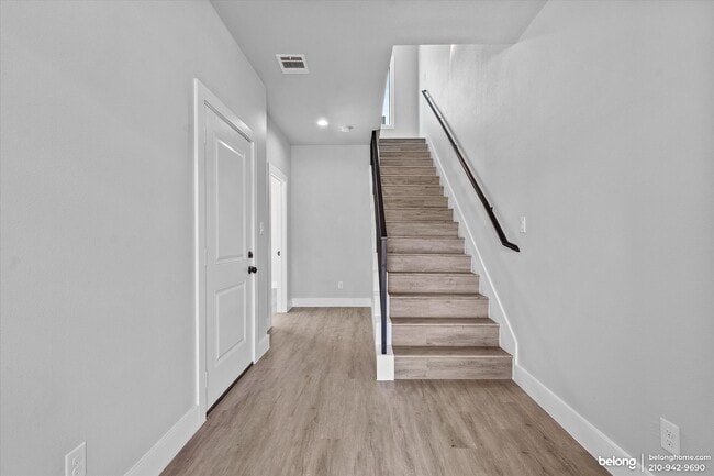 Building Photo - 810 Iowa St