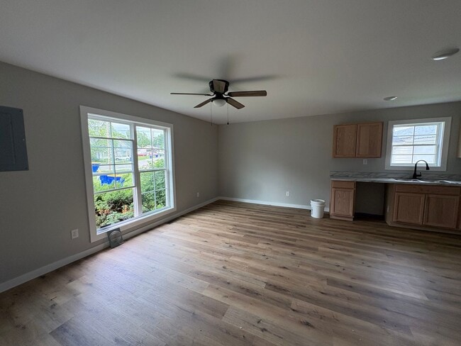 Building Photo - 1530 Kenton St