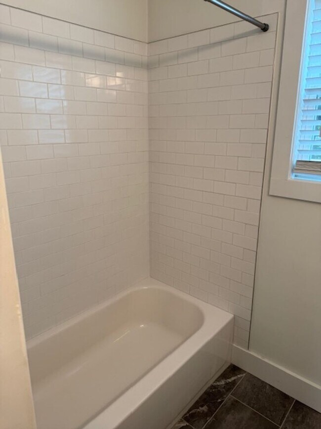 Building Photo - Beautiful remodeled home
