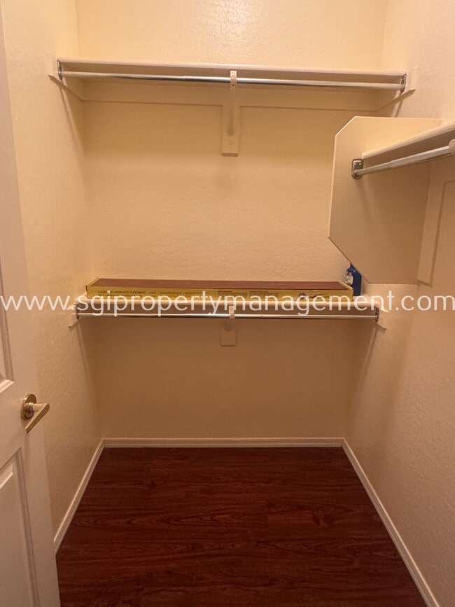 Building Photo - 39826 N Mill Creek Ct