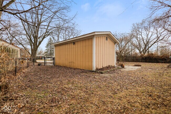 Building Photo - 8856 Moll Dr