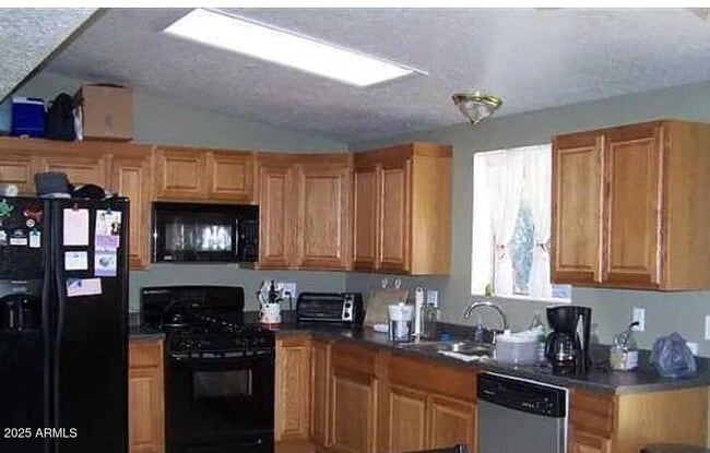 Building Photo - 3716 Mallard Cir N