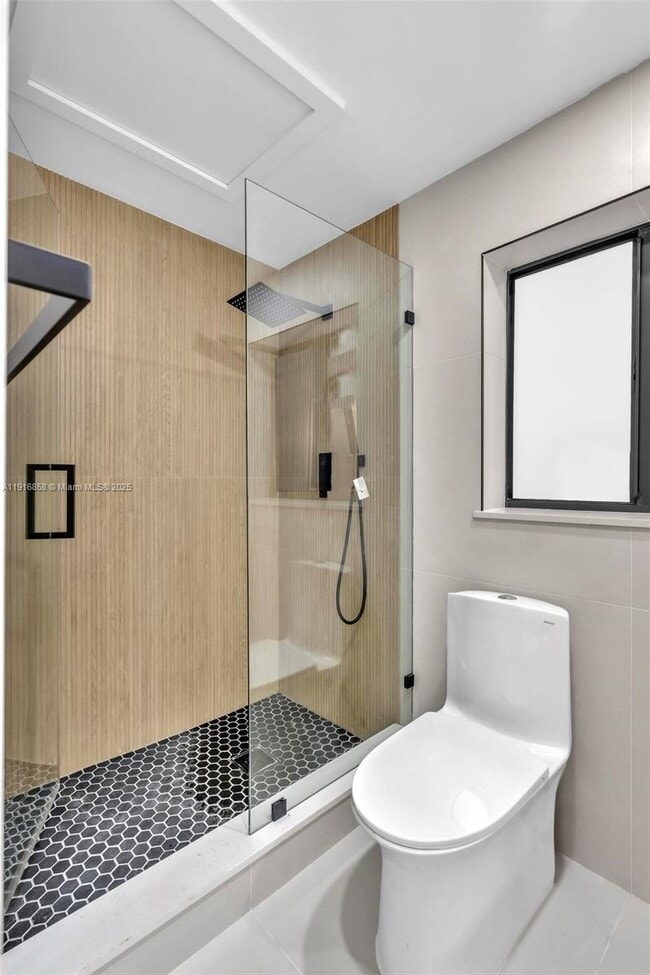 Building Photo - 1123 NE 1st Ave.