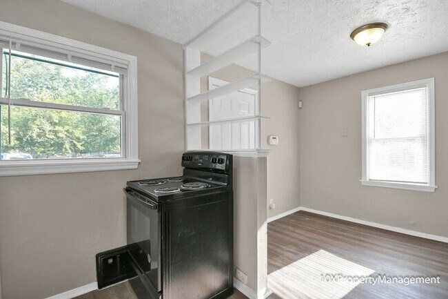 Building Photo - 2065 W Mound St