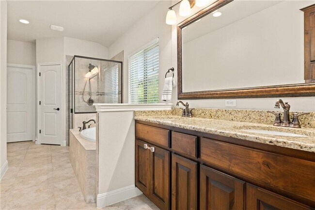Building Photo - 110 Oak Glen Cove