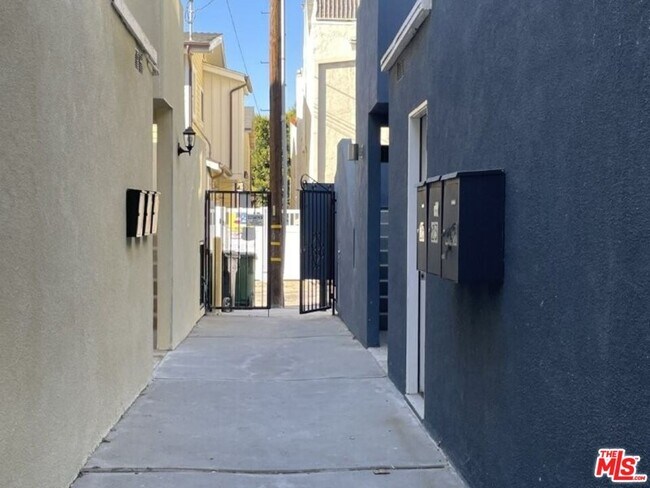 Building Photo - 23 Buccaneer St