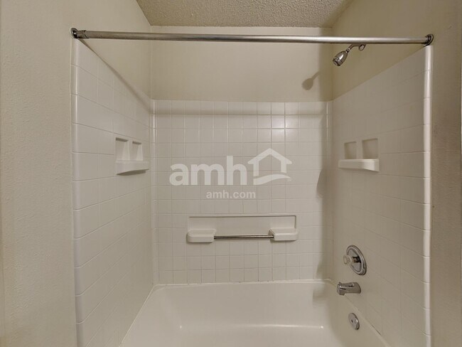 Building Photo - 10167 Hatherley Way