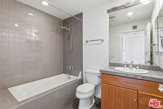 Building Photo - 851 N San Vicente Blvd