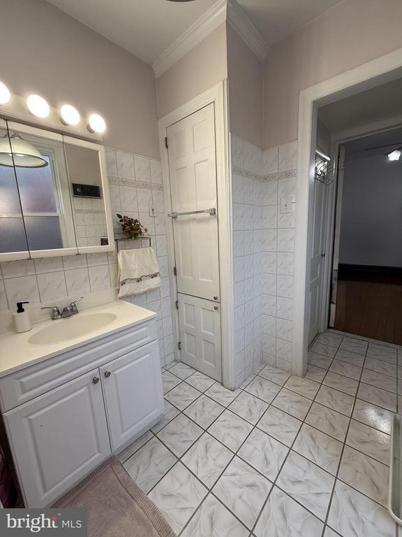 Building Photo - 2008 Spring Garden St