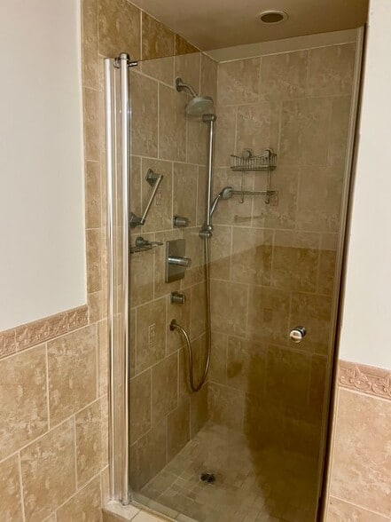 Building Photo - 10445 Wilshire Blvd