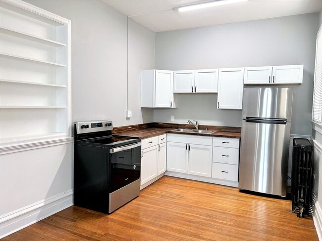 Building Photo - 508 S 6th St