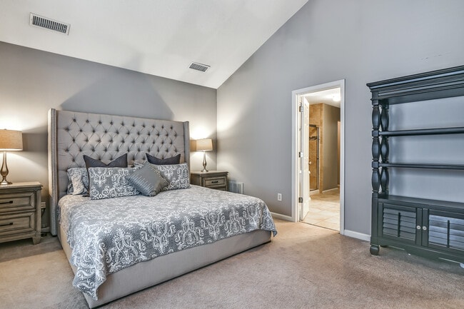 Building Photo - 6165 Pattingham Dr