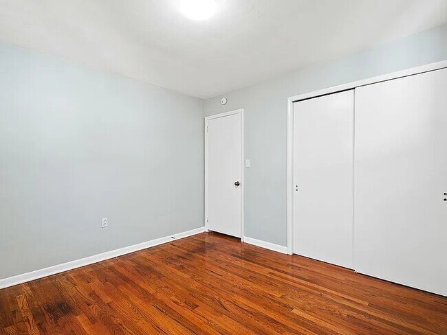 Building Photo - 111 W Pettebone St