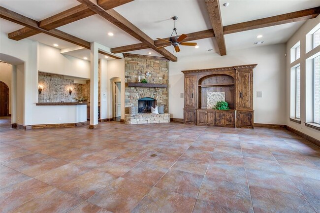 Building Photo - 2613 Round Table Blvd