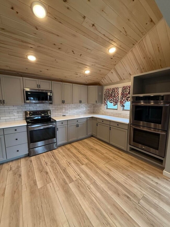 Building Photo - Stunning 5-Bedroom Home located in Butte MT