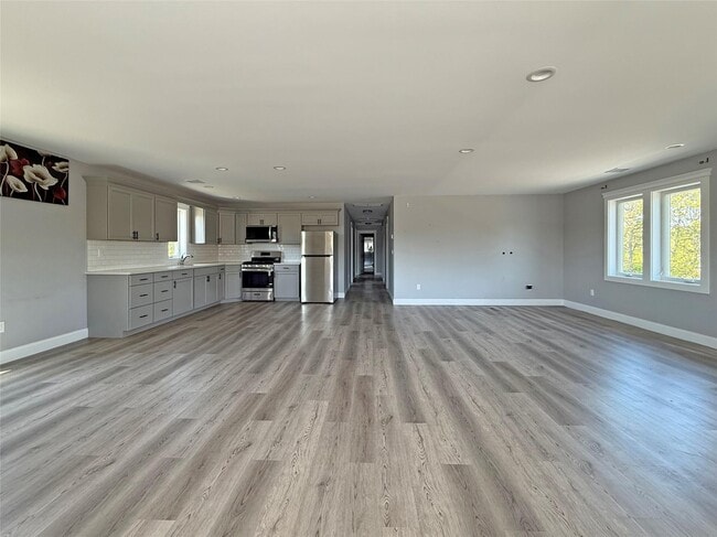 Building Photo - 19 Kroemer Ave