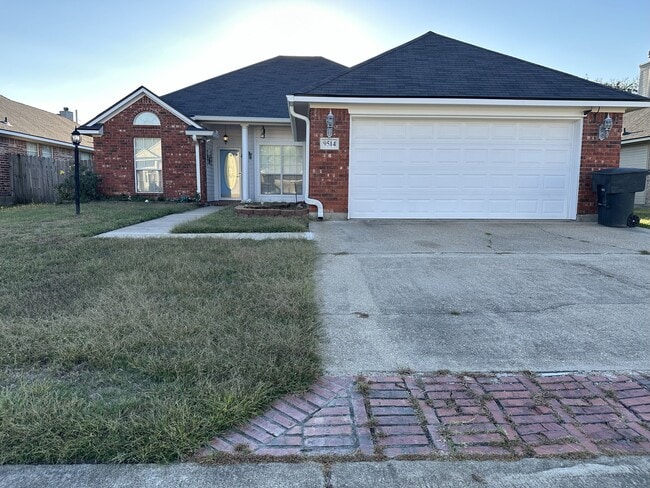 Primary Photo - 9514 Rose Hollow Ln