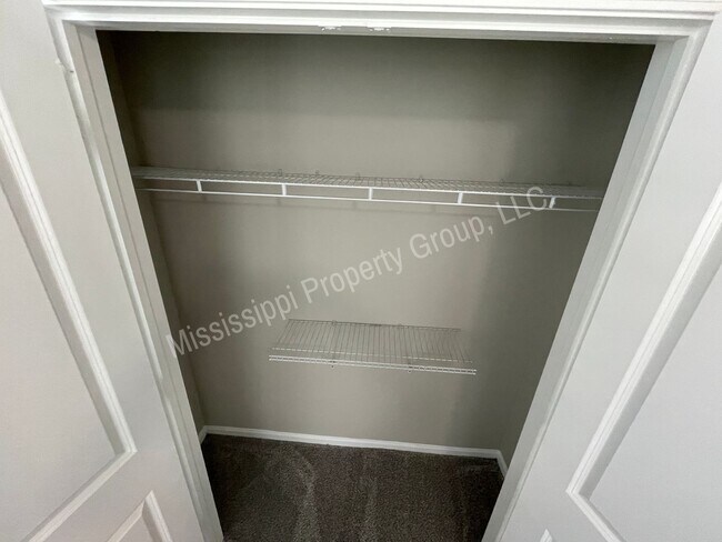 Building Photo - 3BD/3.5BA Available for Mid-August Move In