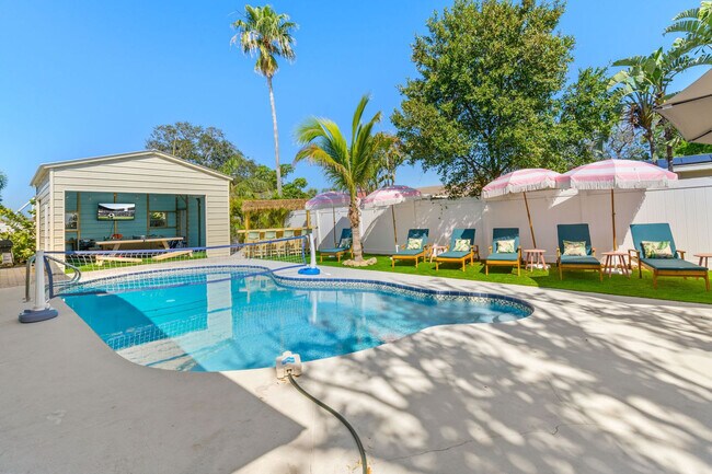 Building Photo - 12263 90th Ave