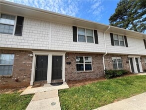 Building Photo - 16 Villa Ct SE