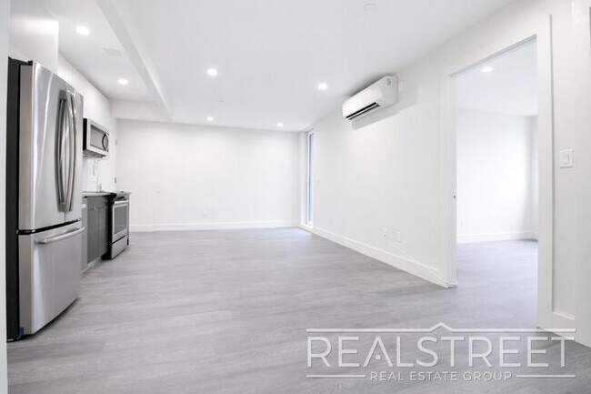 Floorplan - 1178 Gates Ave