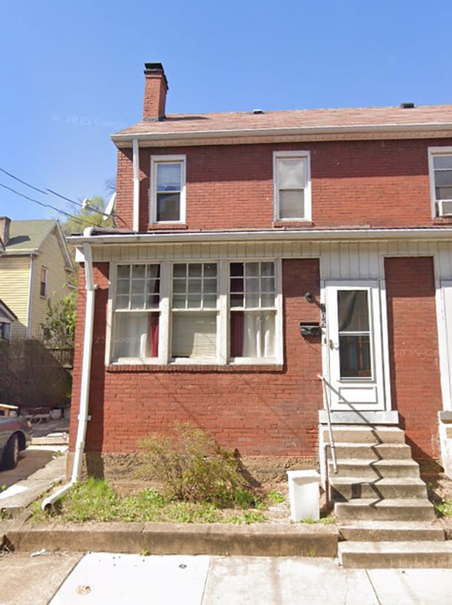 Building Photo - 105 Court St