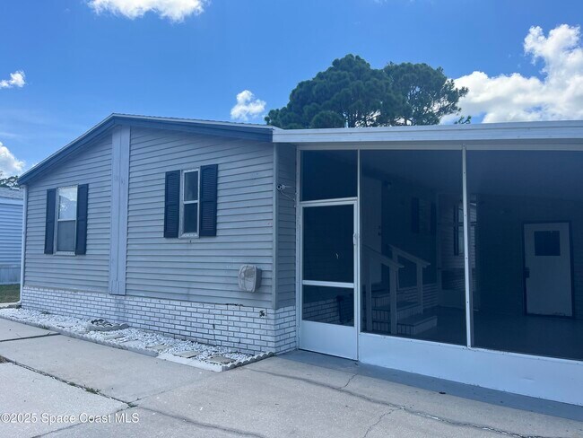Primary Photo - 1641 Ridge Dr