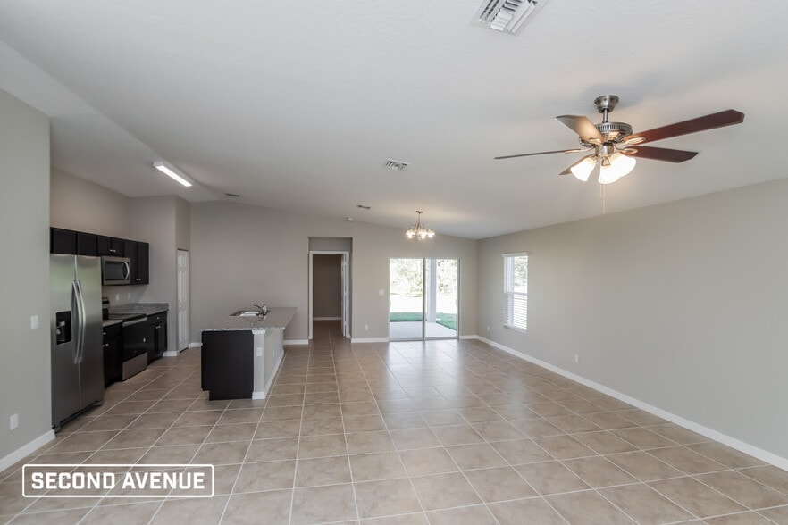 Building Photo - 378 Mott St SW