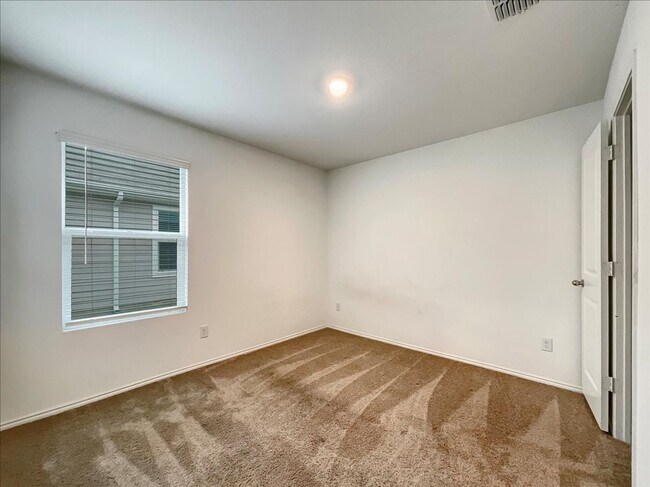 Building Photo - 7509 Jackrabbit Ave