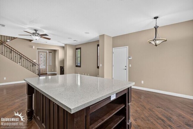 Building Photo - Beautiful 3Bdm 2.5Ba Home with Private Backyard in Power Ranch!